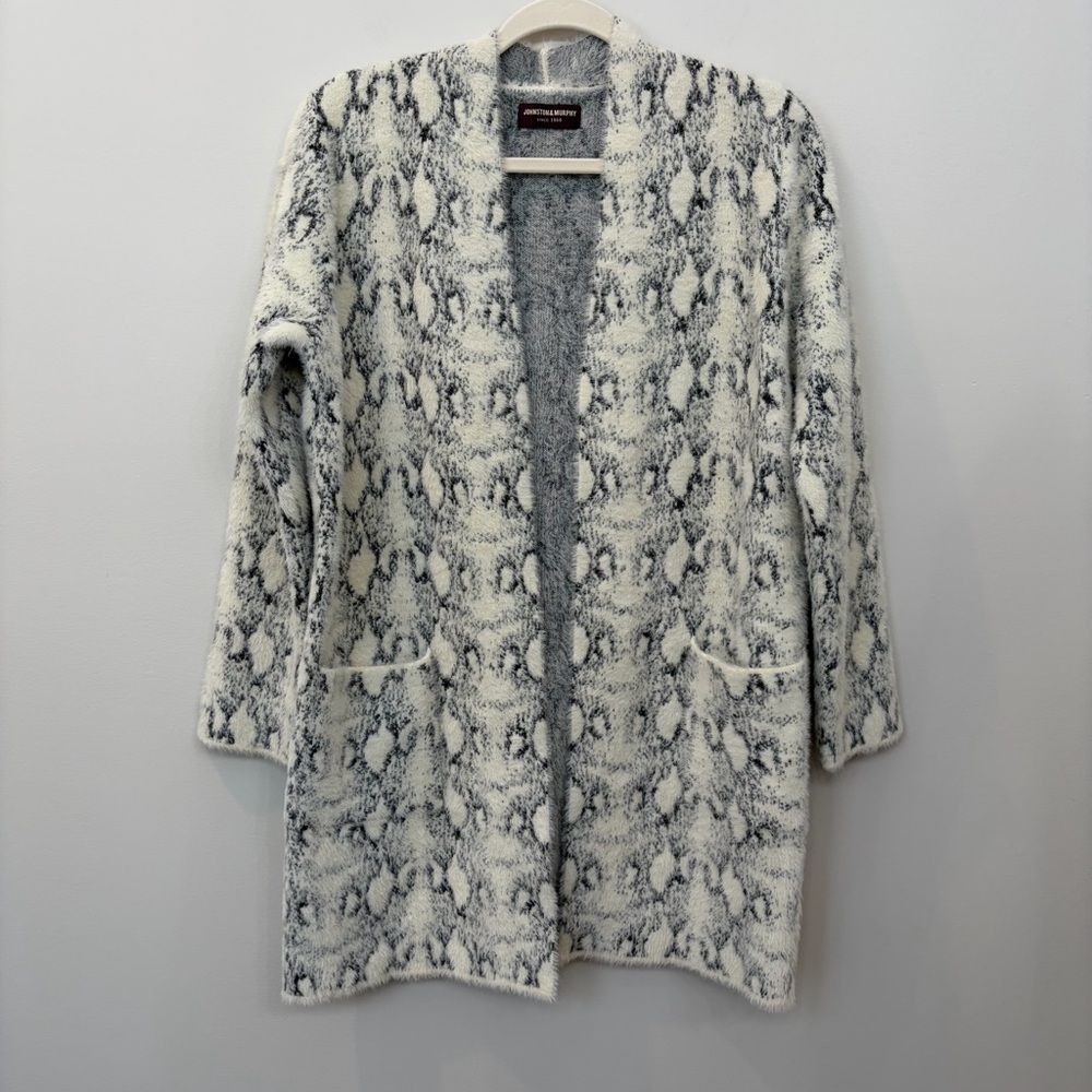 Johnston & Murphy Woman’s Snakeskin Print Cardigan Sweater Size Medium Cozy